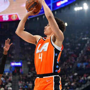 船记：快船目前优先项是摆脱保罗合同 转正科比·桑德斯！