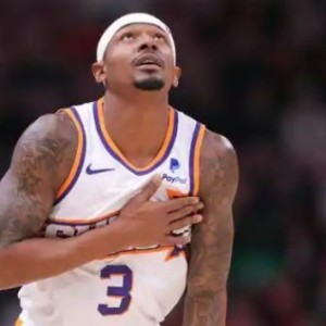 转机！比尔愿放弃交易否决权 或联手字母哥利拉德